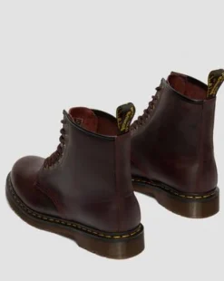 1460 Crazy Horse Leather -maiharit in Kirsikanpunainen