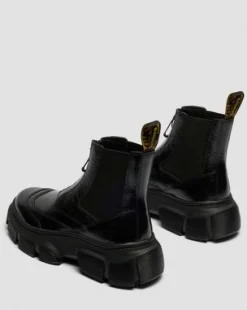 DMXL Distressed Patent Leather Chelsea -bootsit in Musta