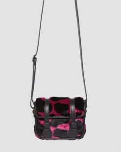 7 Inch Hair-On Cow Print Crossbody -laukut in Thrift Pink