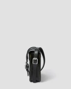 7 Inch Leather Crossbody -olkalaukku in Musta