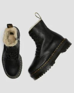 Jadon Faux Fur Lined Leather Platform -maiharit in Musta