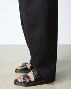 Josef Leather Buckle Slide -sandaalit in Musta