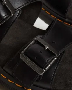 Josef Leather Buckle Slide -sandaalit in Musta