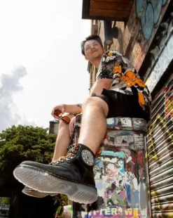 1460 King Nerd Leather Boots in Musta