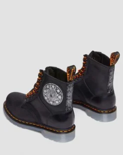 1460 King Nerd Leather Boots in Musta