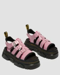 Mattison Three Strap Soft Patent Leather -sandaalit in Dusty Rose Pink