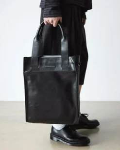 NAHKAINEN TOTE BAG in Musta