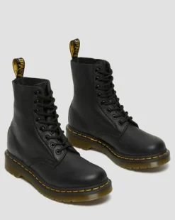 1460 Pascal Virginia Leather Lace Up -maiharit in Musta