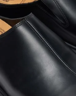 SAN NAHKALIPOKKAAT in Musta