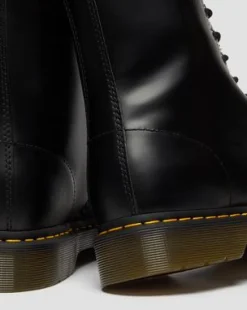 1490 Smooth Leather High Lace Up -maiharit in Musta