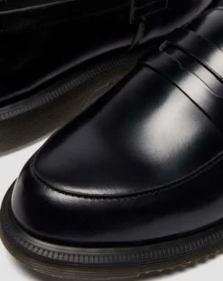 Temara Polished Smooth -kiiltävänahkaiset loaferit in Musta