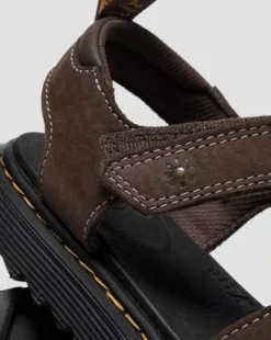 Toddler Flower Debossed Nubuck Strap -sandaalit in Tummanruskea