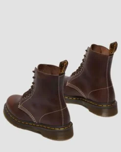 1460 Wyoming Leather Lace Up -maiharit in Tummanruskea