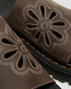 Zebzag Flower Crazy Horse Leather Slides -sandaalit in Tummanruskea